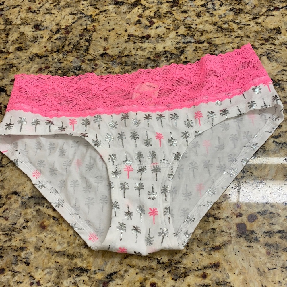 Victoria secret hiphugger size XS NWT